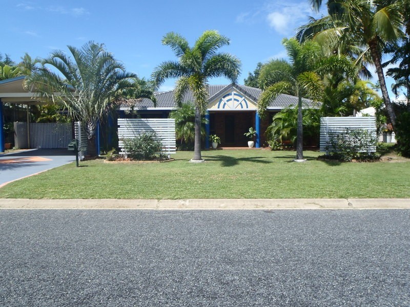6 ANGLERS PARADE, Blacks Beach QLD 4740