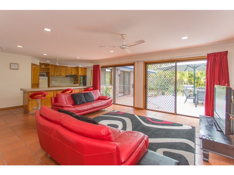 6 ANGLERS PARADE, Blacks Beach QLD 4740