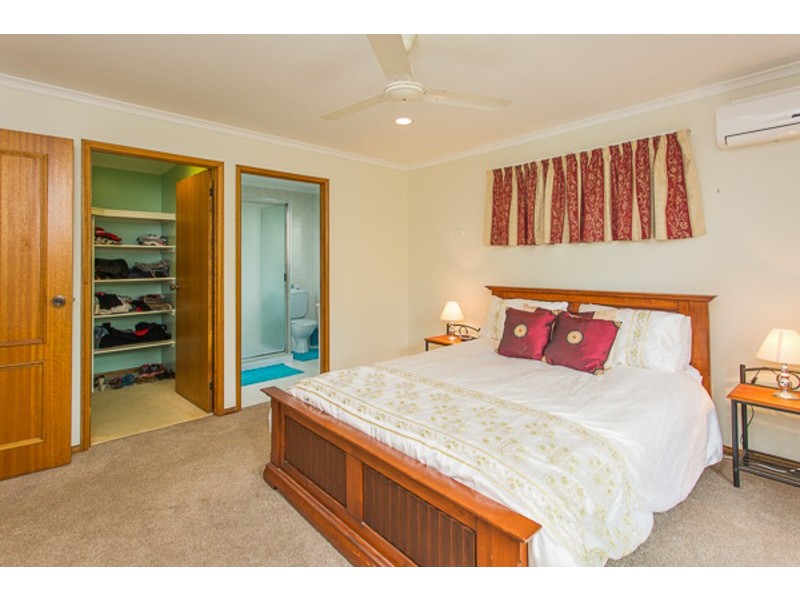 6 ANGLERS PARADE, Blacks Beach QLD 4740