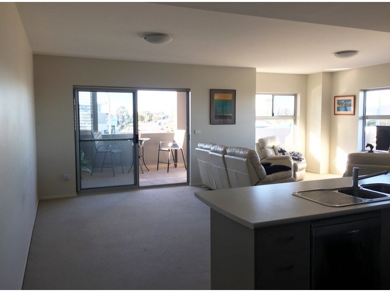 304/215 Pacific Hwy, Charlestown NSW 2290