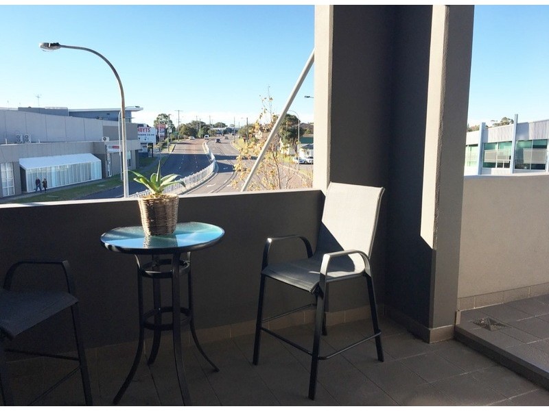 304/215 Pacific Hwy, Charlestown NSW 2290