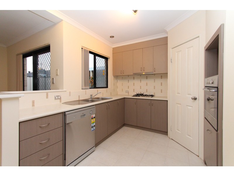 17/15 Station St, Cannington WA 6107