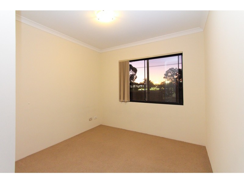 17/15 Station St, Cannington WA 6107