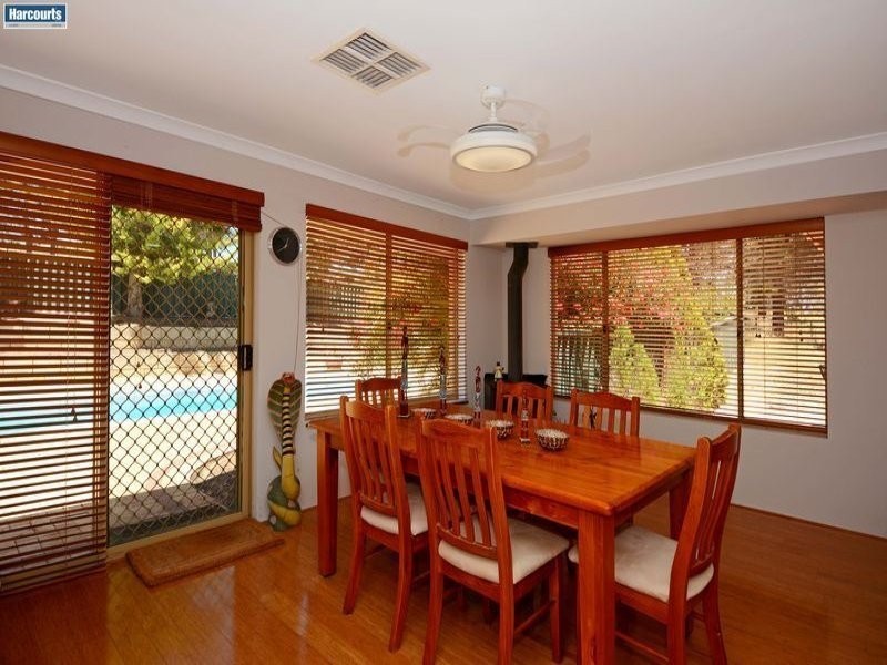 6 Tifway Place, Carabooda WA 6033