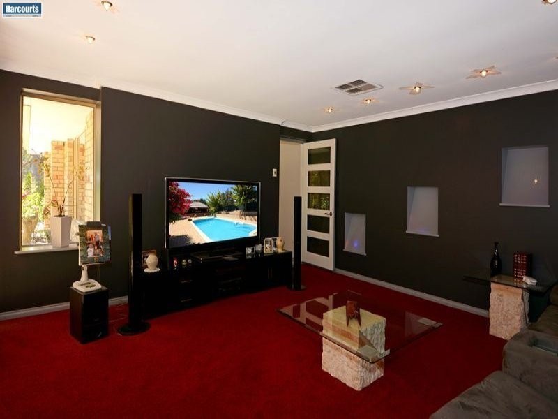 6 Tifway Place, Carabooda WA 6033