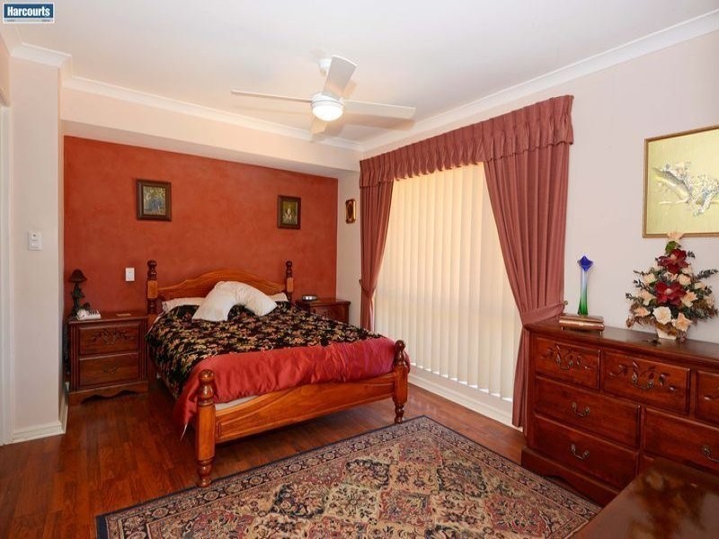 6 Tifway Place, Carabooda WA 6033