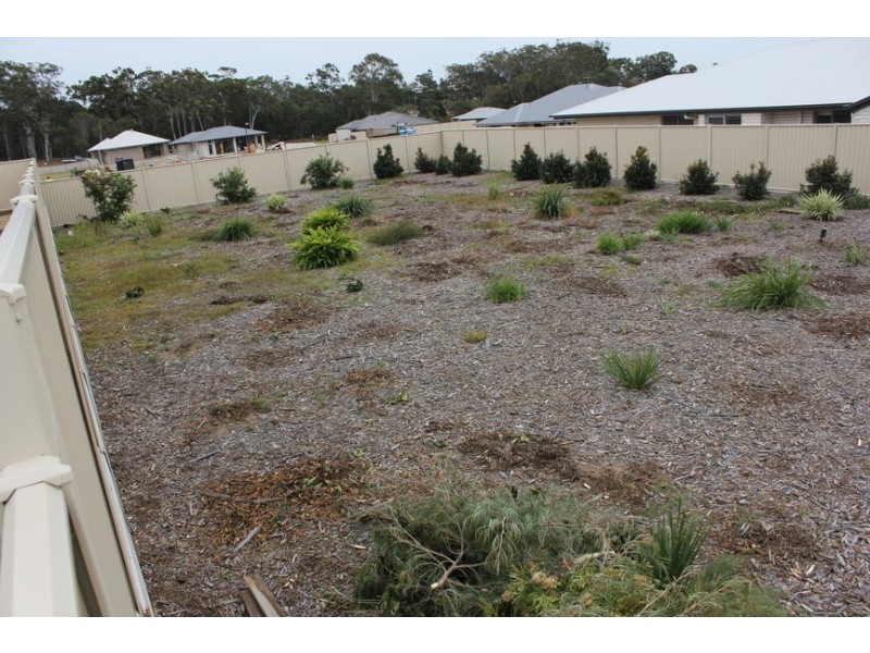 16 (Lot 104) Willis Close, Redland Bay QLD 4165