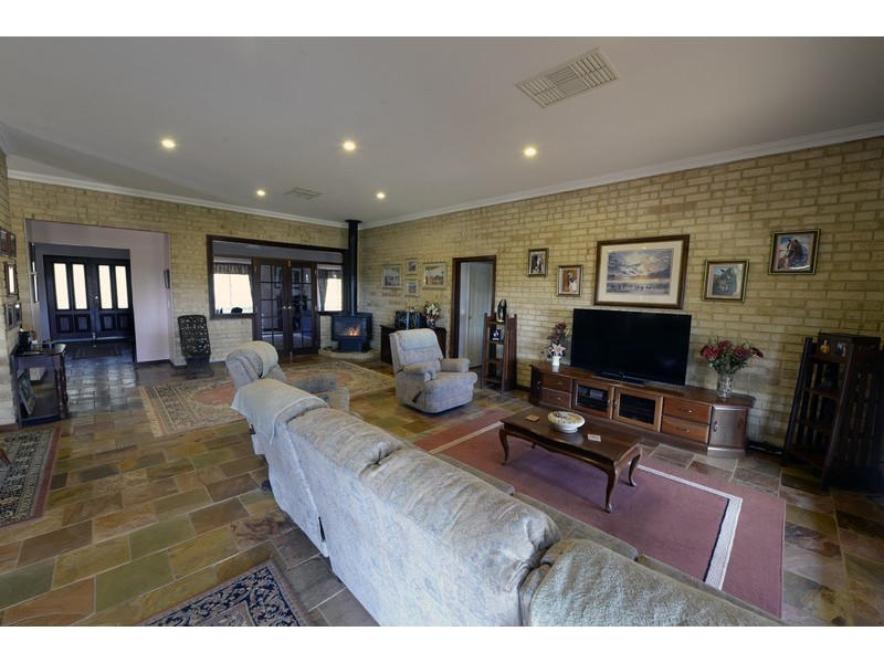 691 Reen Road, Gidgegannup WA 6083