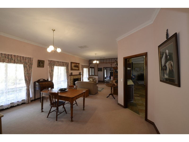 691 Reen Road, Gidgegannup WA 6083