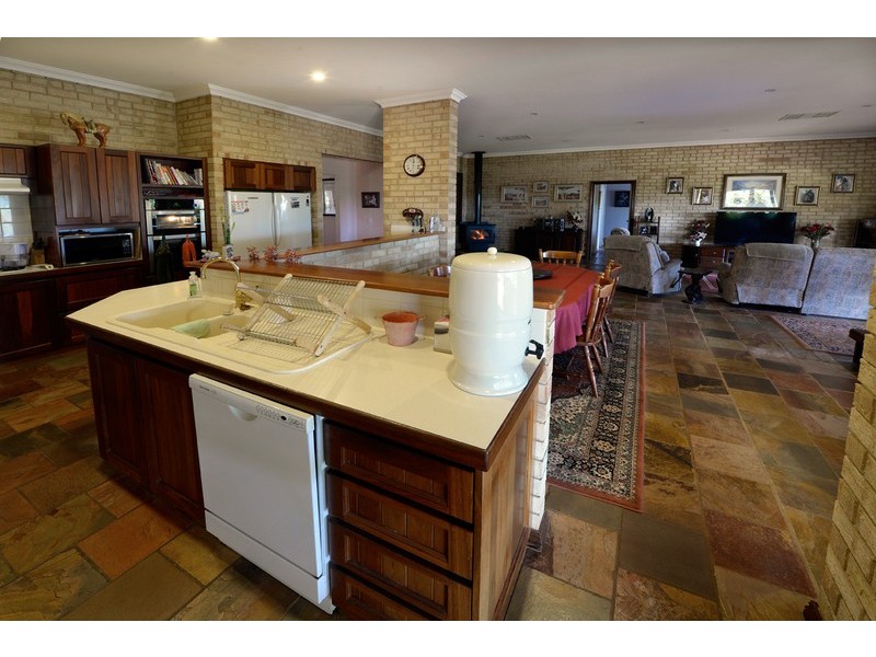 691 Reen Road, Gidgegannup WA 6083