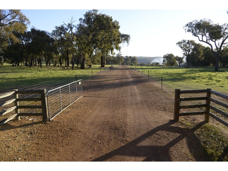 691 Reen Road, Gidgegannup WA 6083