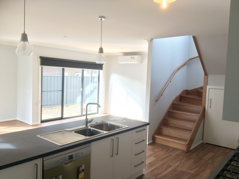 Unit 2/57 A Honeysuckle Street, Bendigo VIC 3550