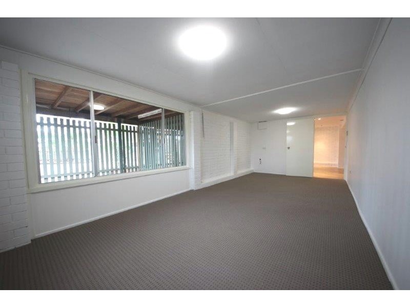 27 Storey Rd, Kallangur QLD 4503