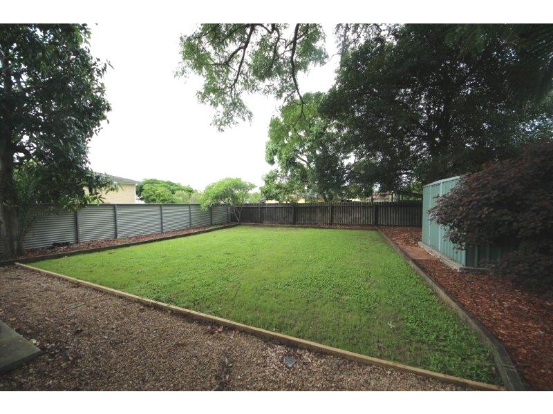 27 Storey Rd, Kallangur QLD 4503