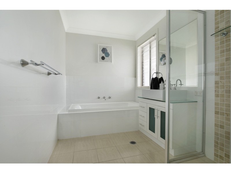 2  Bassett Street, Flinders NSW 2529