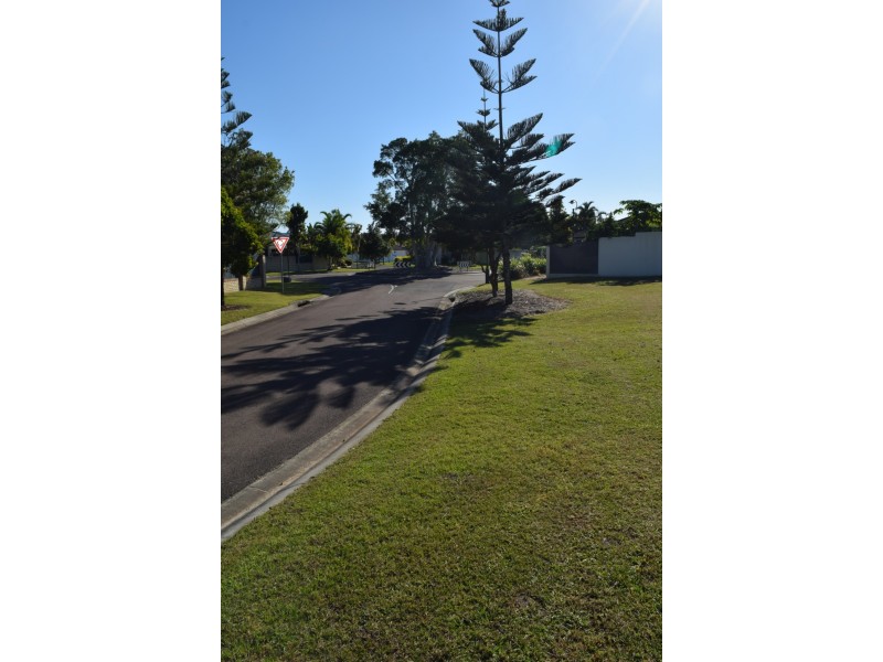 1 Norfolk Court, Pelican Waters QLD 4551