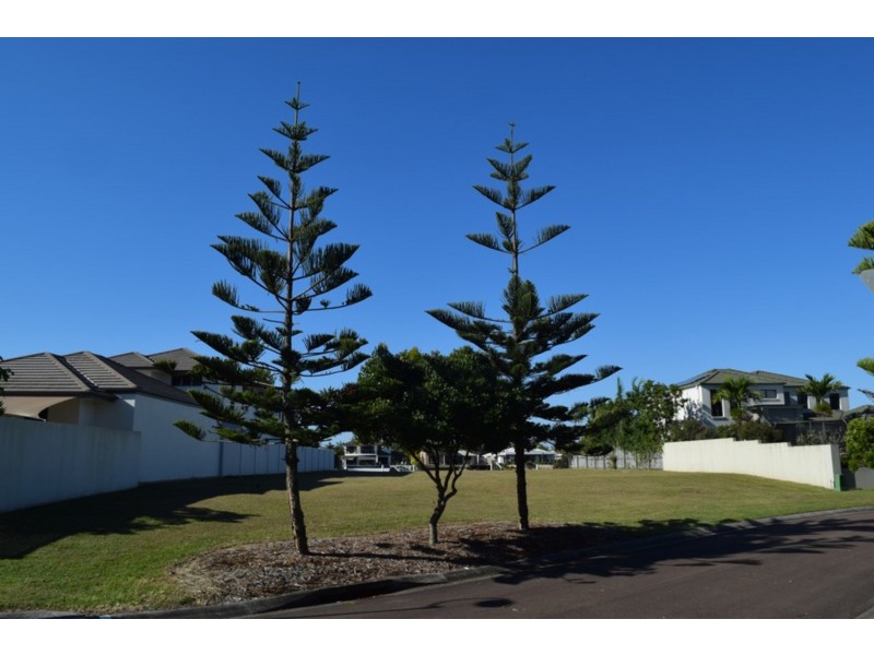 1 Norfolk Court, Pelican Waters QLD 4551