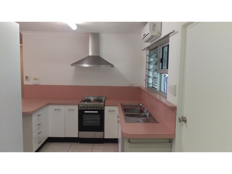 2/44 Carmody Street, Hermit Park QLD 4812