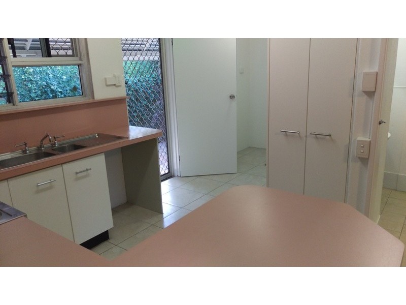 2/44 Carmody Street, Hermit Park QLD 4812