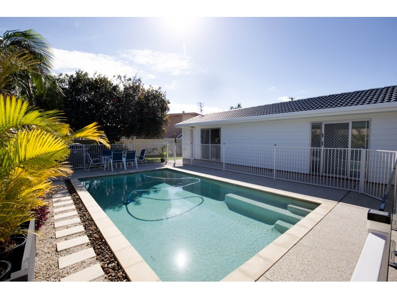 98 Coronation Avenue, Golden Beach QLD 4551