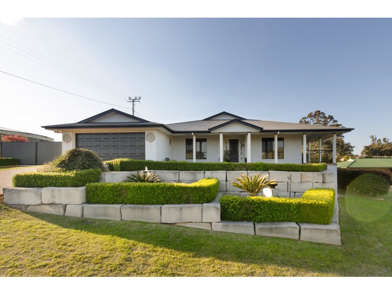 2 Daniel Drive, Warwick QLD 4370