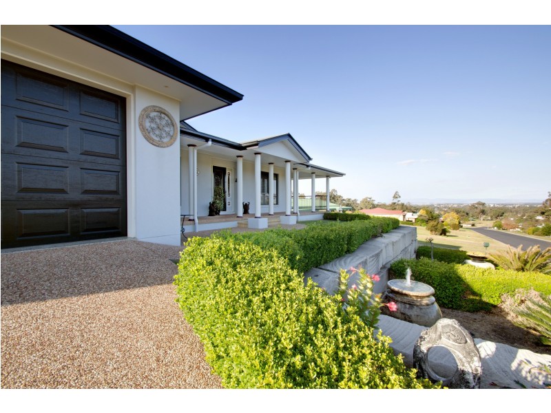 2 Daniel Drive, Warwick QLD 4370