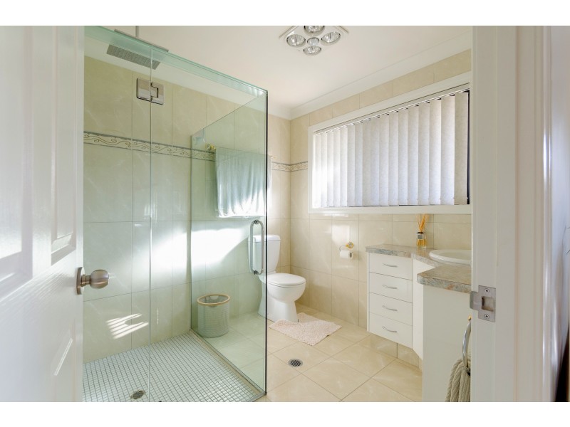 2 Daniel Drive, Warwick QLD 4370