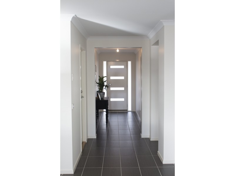 9 Yeoman Crescent, Leopold VIC 3224