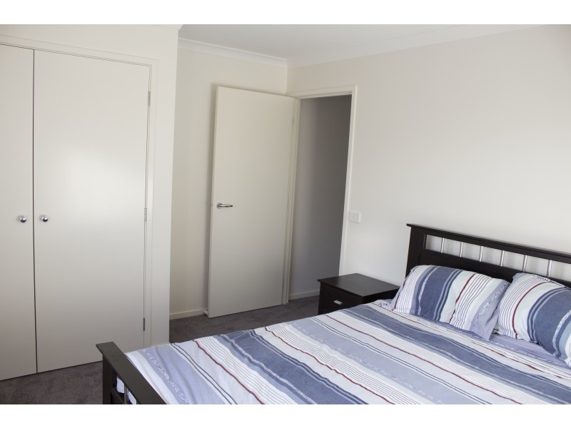 9 Yeoman Crescent, Leopold VIC 3224