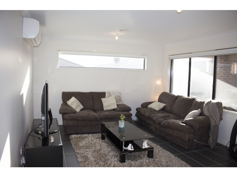 9 Yeoman Crescent, Leopold VIC 3224
