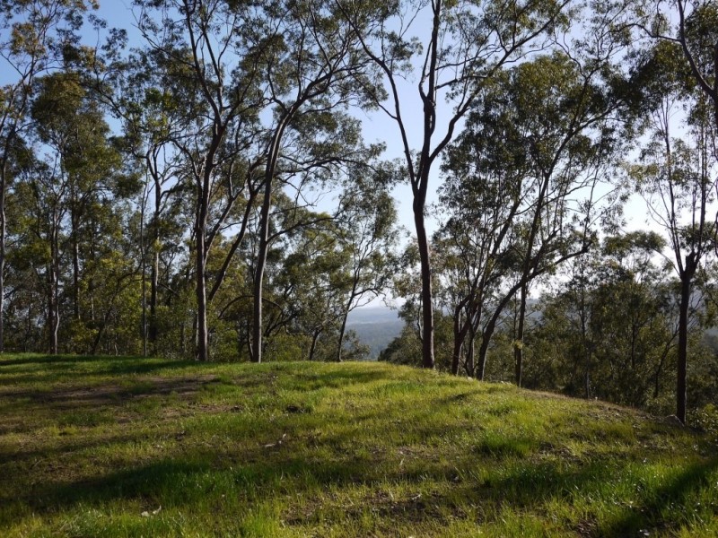 1 McLean Rd Sth, Camp Mountain QLD 4520