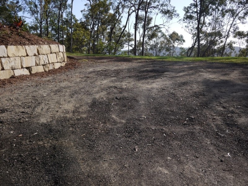 1 McLean Rd Sth, Camp Mountain QLD 4520