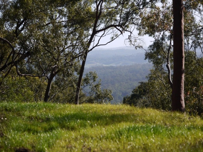 1 McLean Rd Sth, Camp Mountain QLD 4520