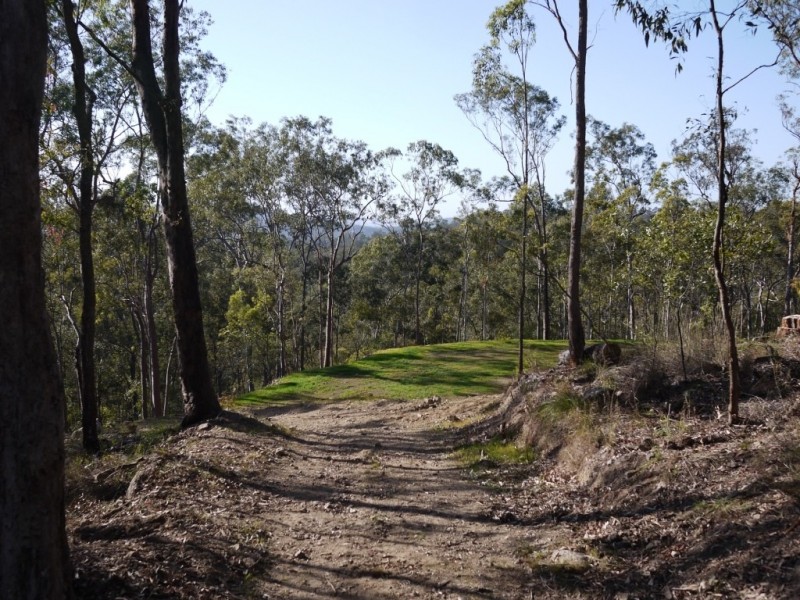 1 McLean Rd Sth, Camp Mountain QLD 4520