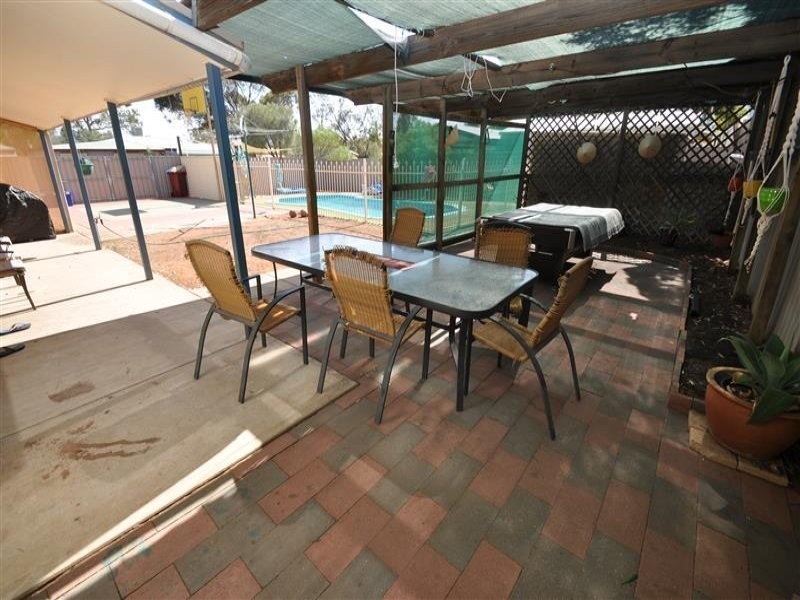 31 ARCOONA STREET, Roxby Downs SA 5725