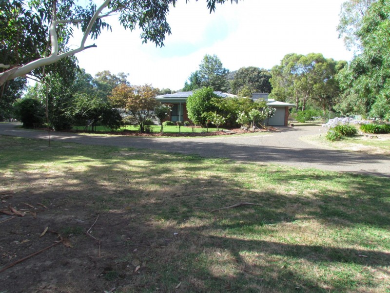 14 Ogilvies Road, Mansfield VIC 3722