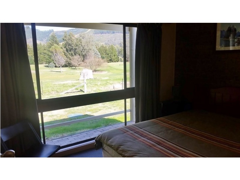 14 Karnu Court, Bright VIC 3741