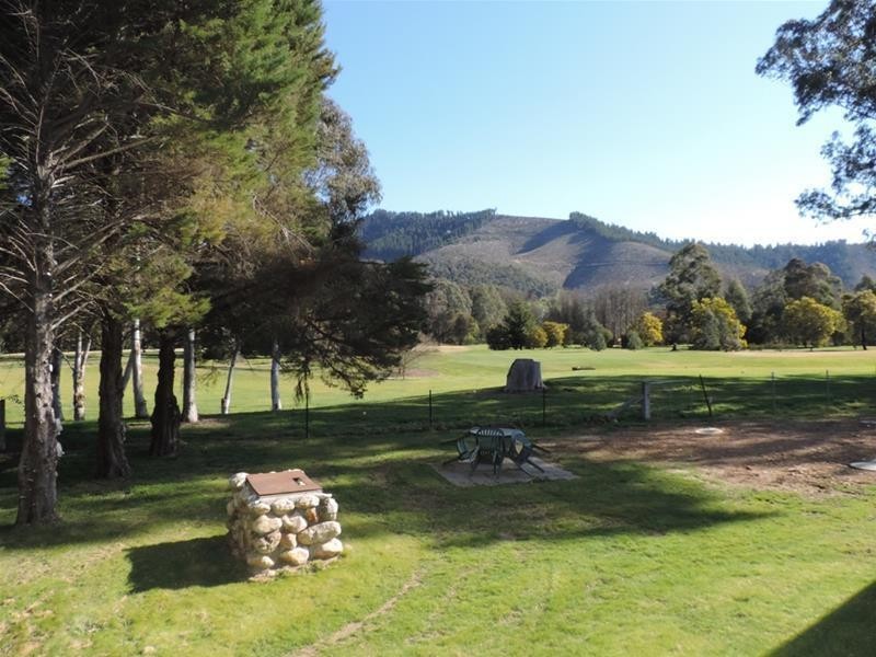 14 Karnu Court, Bright VIC 3741