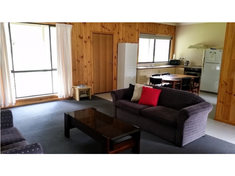 14 Karnu Court, Bright VIC 3741