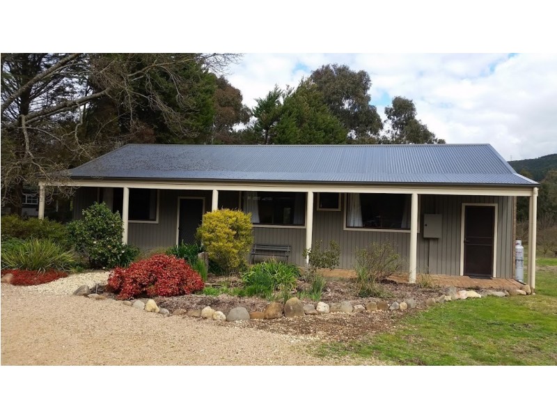 14 Karnu Court, Bright VIC 3741