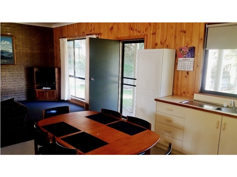 14 Karnu Court, Bright VIC 3741