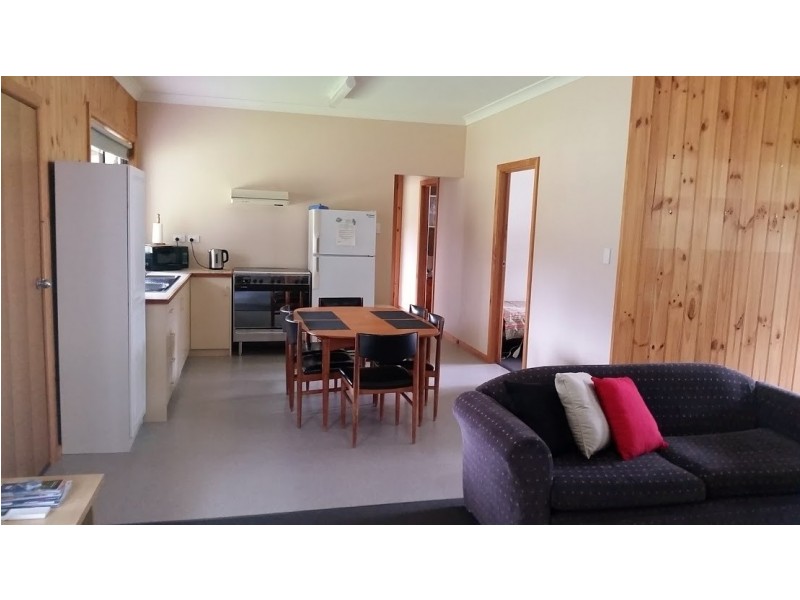 14 Karnu Court, Bright VIC 3741