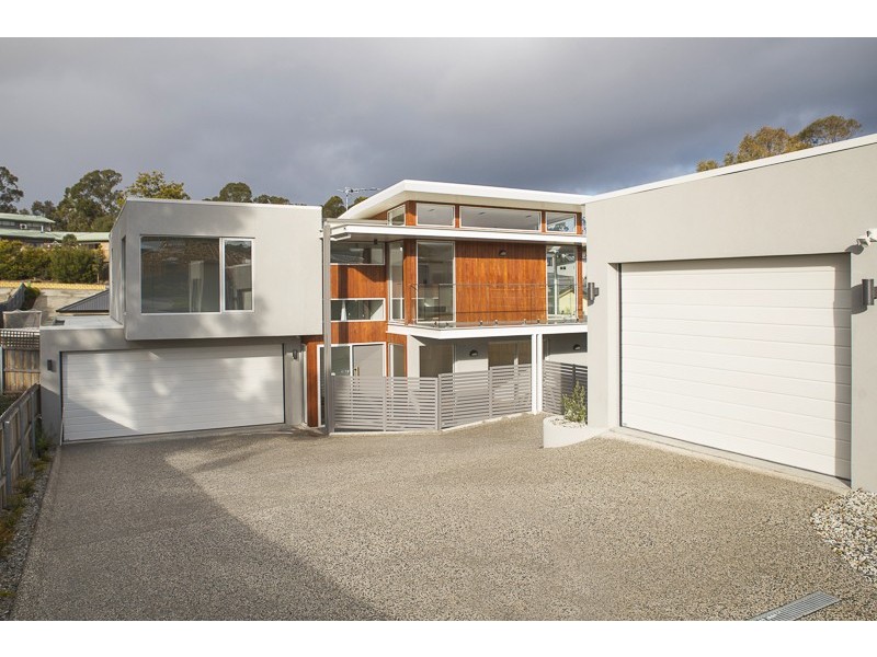 a/3 Dianella Drive, Blackmans Bay TAS 7052