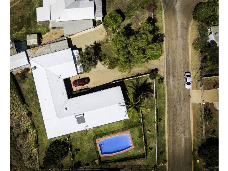 10 Sixth Av, Mount Isa City QLD 4825