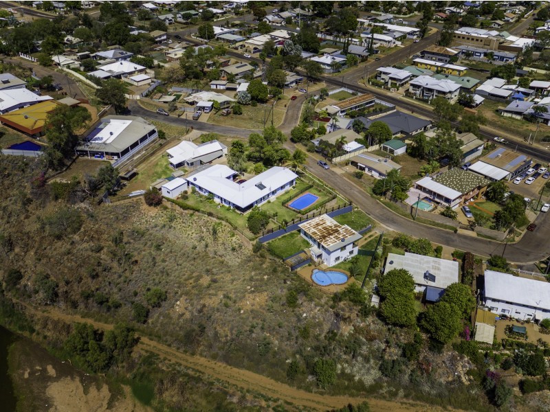 10 Sixth Av, Mount Isa City QLD 4825