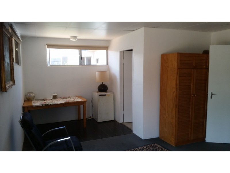 10 Sixth Av, Mount Isa City QLD 4825