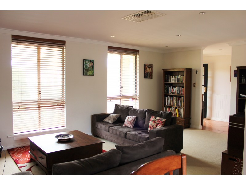 3 Alconbury Rd, Kingsley WA 6026