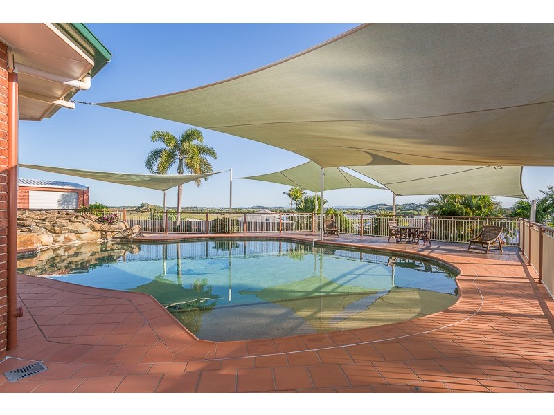 6 Panorama Court, Rural View QLD 4740