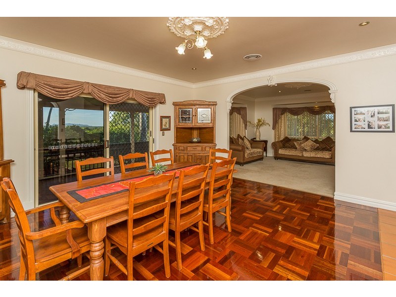 6 Panorama Court, Rural View QLD 4740
