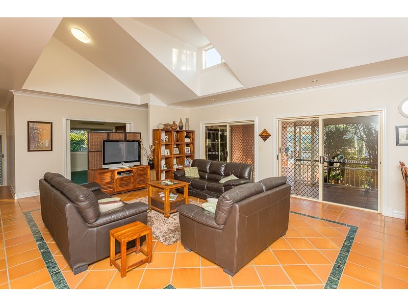 6 Panorama Court, Rural View QLD 4740